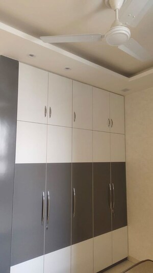 Building Lobby in 3 BHK Apartment at Omaxe The Palace, Gomti Nagar – for Rent