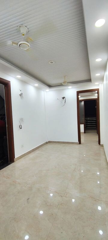 Room in 2 BHK Builder Floor at Govindpuri – for Sale