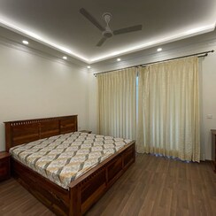 4 BHK + Servant Room,Extra Room Villa For Rent in BPTP Amstoria