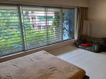 Bedroom in 3 BHK Apartment at Santacruz West – for Rent