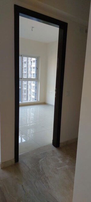 Room in 2 BHK Apartment at L & T Emerald Isle Tower 15, Powai – for Rent