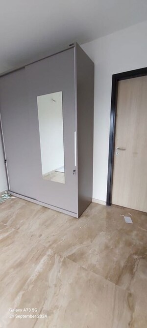 Room in 2 BHK Apartment at L & T Emerald Isle Tower 15, Powai – for Rent