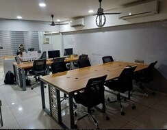 Office Space For Rent in Shubhkamna Appartments