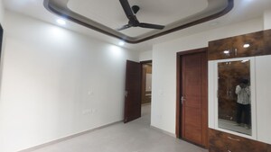 Room in 4 BHK Builder Floor at TDI The Retreat, Sector 89 – for Sale