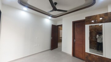 Room in 4 BHK Builder Floor at TDI The Retreat, Sector 89 – for Sale