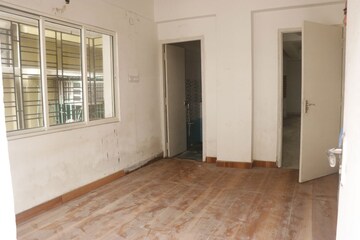 Room in 1 BHK Builder Floor at Bangur Avenue – for Sale