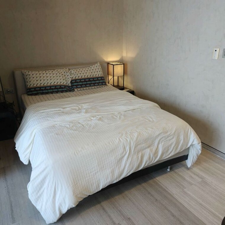 Bedroom, lodha-world-crest 3 Bedroom 2000 Sq.Ft. Apartment In Empire Mill Mumbai 10071056
