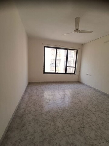 Room in 2 BHK Apartment at Oxford Comforts, Wanwadi – for Rent