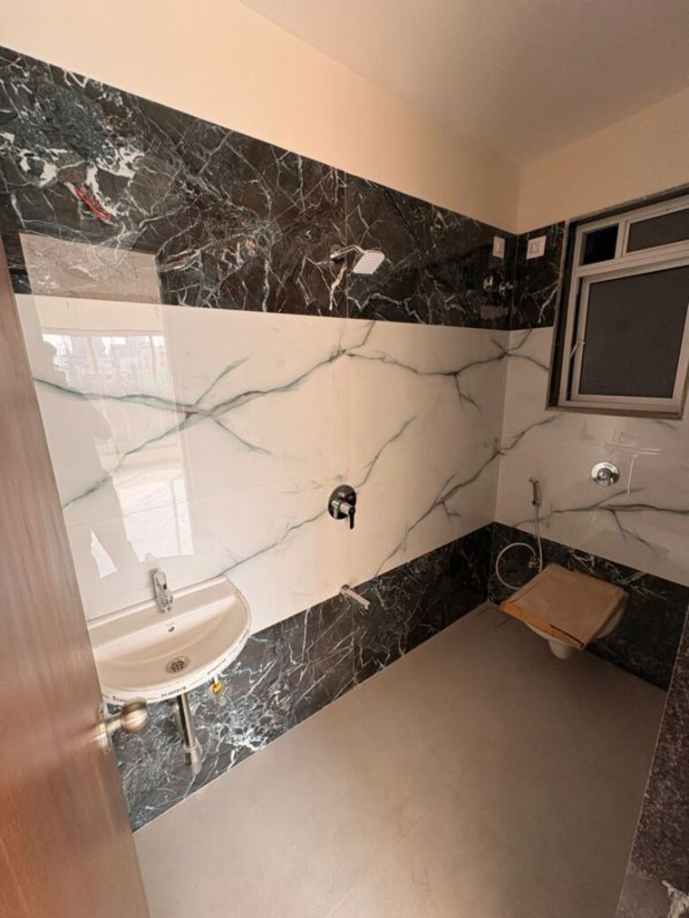 Bathroom, hansini-astoria 2 Bedroom 725 Sq.Ft. Apartment In Malad West Mumbai 10071025