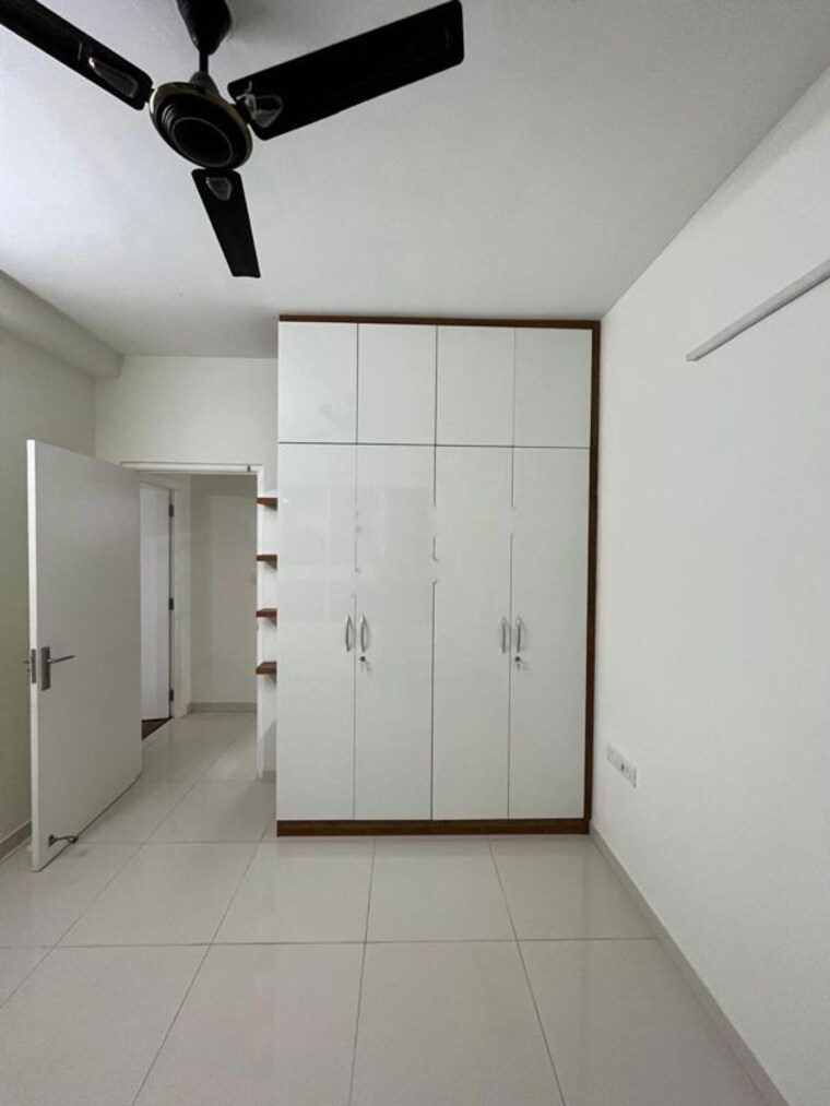 Room, godrej-aqua 3 Bedroom 1800 Sq.Ft. Apartment In International Airport Road Bangalore 10071154