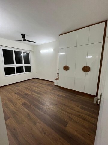 Room in 3 BHK Apartment at Godrej Aqua, International Airport Road – for Sale