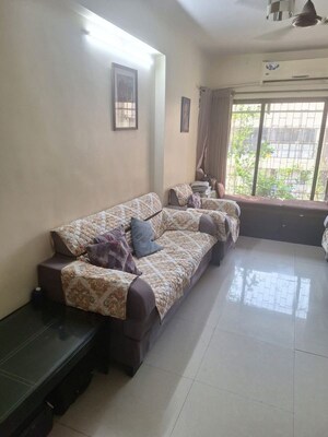 Living Room in 2 BHK Apartment at Andheri West – for Rent