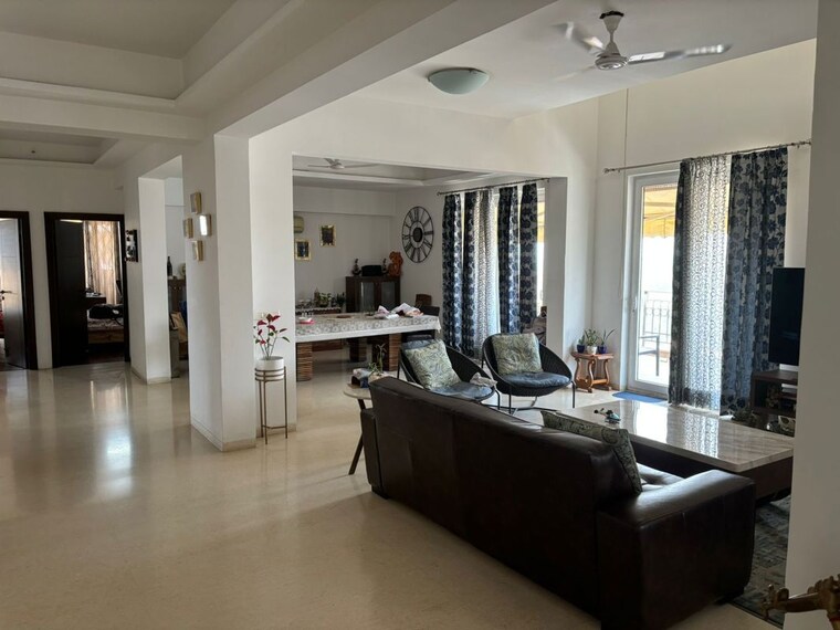 Living Room, vipul-tatvam-villas 5 Bedroom 7650 Sq.Ft. Villa In Sector 48 Gurgaon 10071421