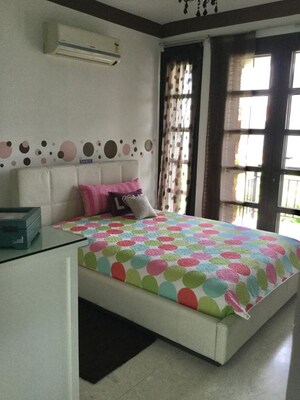 Bedroom in 5 BHK Villa at Vipul Tatvam Villas, Sector 48 – for Sale