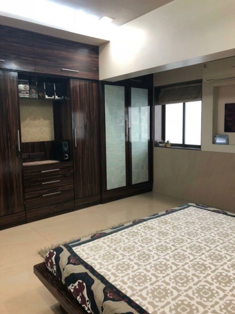 Room, andheri west 5 Bedroom 3510 Sq.Ft. Villa In Andheri West Mumbai 10071310