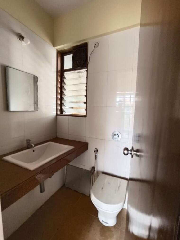 Bathroom, lodha-codename-the-ultimate 1.5 Bedroom 680 Sq.Ft. Apartment In Majiwada Thane 10071453
