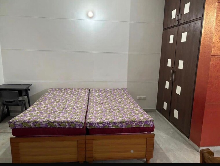 Bedroom, sas nagar 2 Bedroom 200 Sq.Yd. Builder Floor In Sas Nagar Mohali 10071456