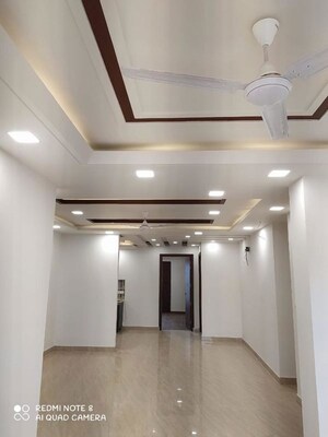 Building Lobby in 3 BHK Builder Floor at BPTP Eden Estate, Sector 81 – for Sale