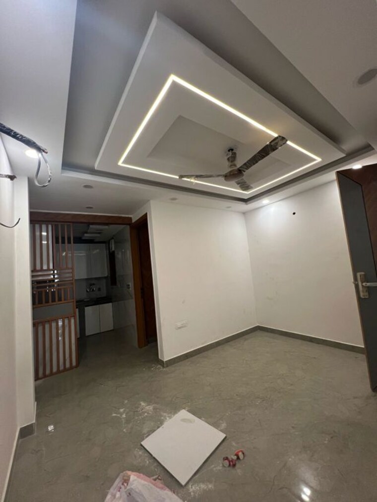 Room, govindpuri 3 Bedroom 100 Sq.Yd. Builder Floor In Govindpuri Delhi 10071183