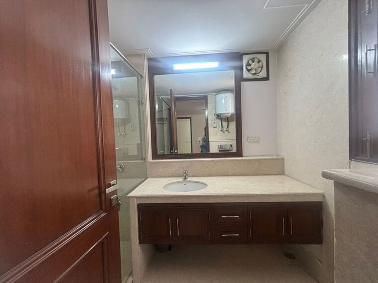 Kitchen, defence colony 3 Bedroom 325 Sq.Yd. Builder Floor In Defence Colony Delhi 10071471