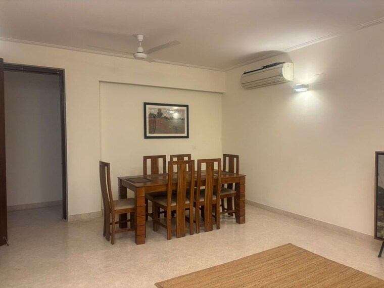 Living Room, defence colony 3 Bedroom 325 Sq.Yd. Builder Floor In Defence Colony Delhi 10071471