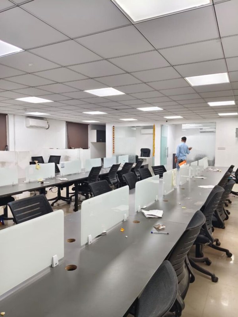 Team Area, sector 63 Commercial Office Space 2200 Sq.Ft. In Sector 63 Noida 10069842