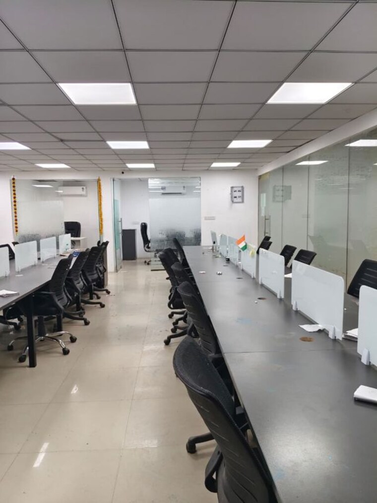 Team Area, sector 63 Commercial Office Space 2200 Sq.Ft. In Sector 63 Noida 10069842