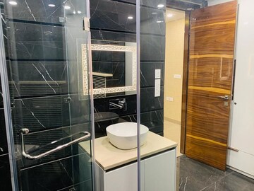 Kitchen in 3 BHK Builder Floor at BPTP Eden Estate, Sector 81 – for Sale