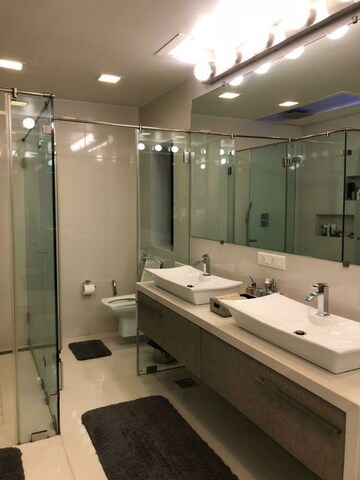 Bathroom in 5 BHK Villa at Andheri West – for Sale