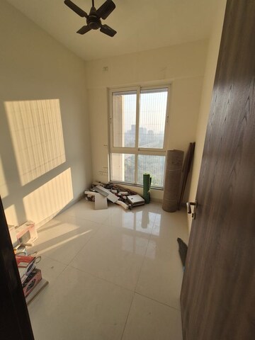 Room in 1.5 BHK Apartment at Sheth Zuri, Laxmi Nagar – for Rent