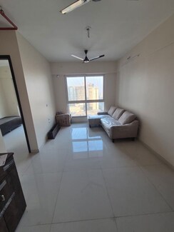 1.5 BHK + Pooja Room Apartment For Rent in Sheth Zuri