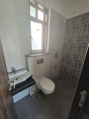 Bathroom in 1.5 BHK Apartment at Sheth Zuri, Laxmi Nagar – for Rent