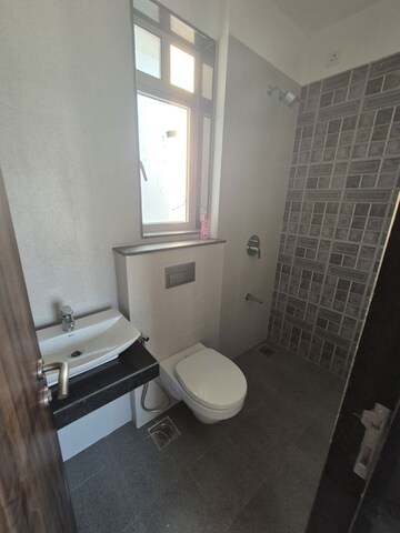 Bathroom in 1.5 BHK Apartment at Sheth Zuri, Laxmi Nagar – for Rent