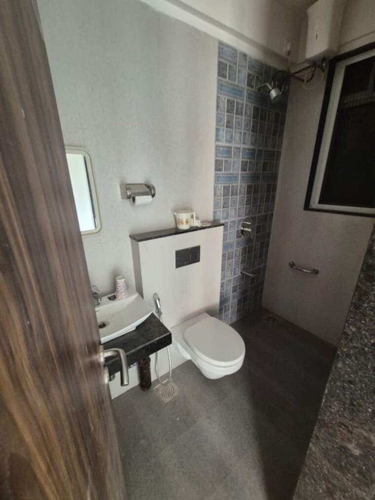 Bathroom, sheth-zuri 1.5 Bedroom 530 Sq.Ft. Apartment In Laxmi Nagar Thane 10071524