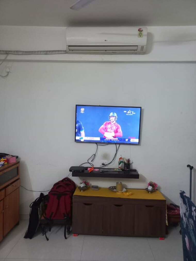 Living Room, ravinanda-skylights 2 Bedroom 985 Sq.Ft. Apartment In Wagholi Pune 10068139