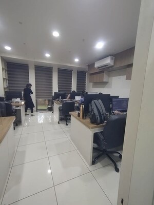 Office Space For Rent in Shyamal
