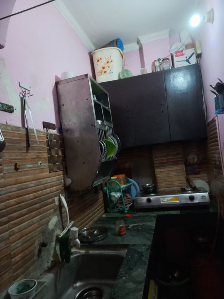 Gym, om vihar 1 Bedroom 400 Sq.Ft. Builder Floor In Om Vihar Delhi 9618234