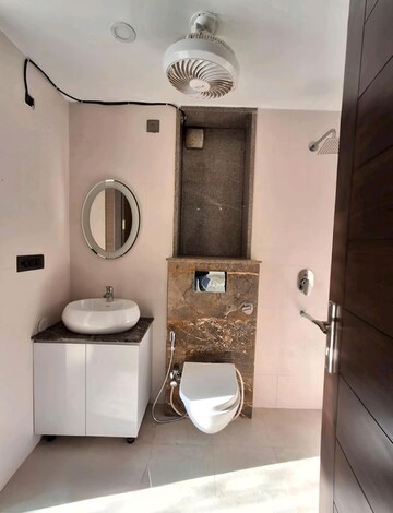 Bathroom in 3 BHK Apartment at M3M Atrium, Sector 57 – for Rent