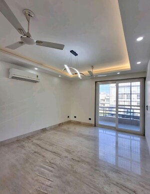 Room in 3 BHK Apartment at M3M Atrium, Sector 57 – for Rent