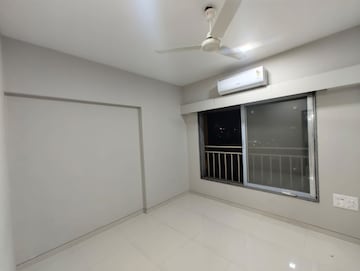 2 BHK Apartment For Rent in Harasiddh Viraaj, Malad East