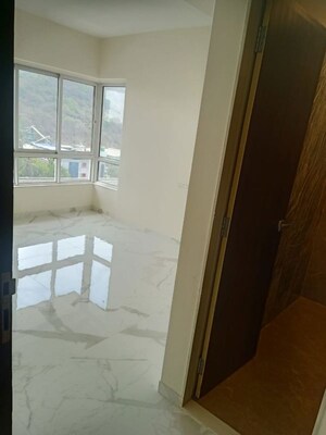 Room in 2 BHK Apartment at Blumen Apartments, Vikhroli West – for Rent