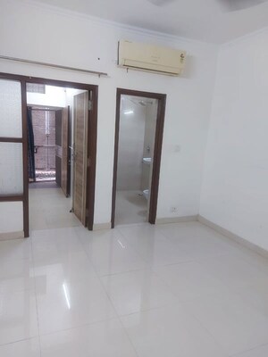 Room in 2 BHK Apartment at Vasant Kunj – for Rent