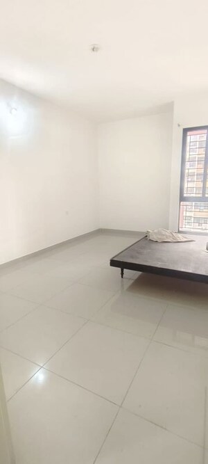 Room in 2 BHK Apartment at Nanded City Madhuvanti, Sinhagad Road – for Rent