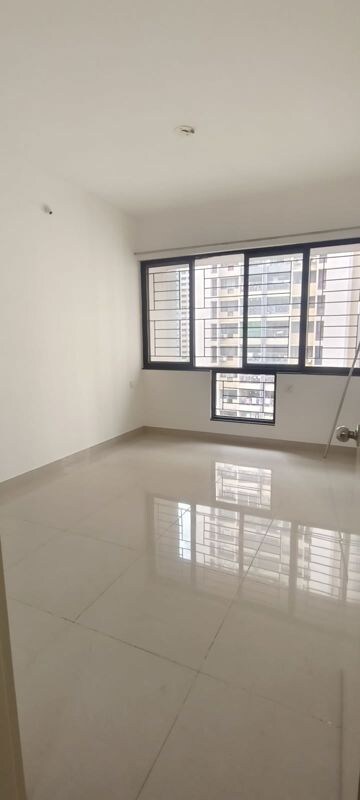 Room in 2 BHK Apartment at Nanded City Madhuvanti, Sinhagad Road – for Rent