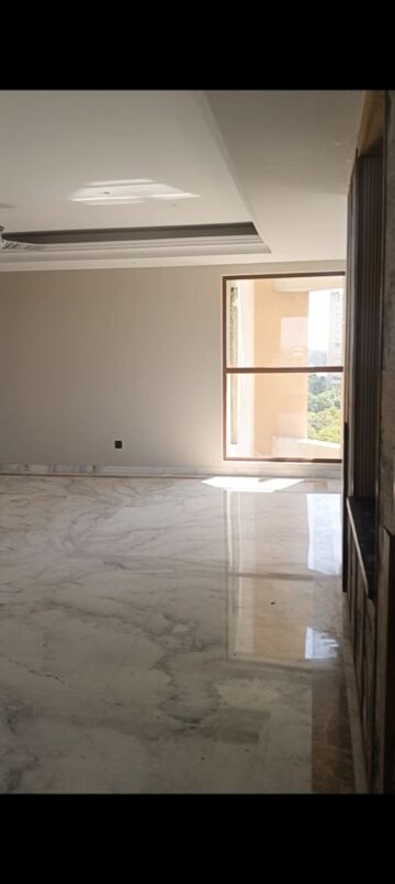 Room in 4 BHK Apartment at Prestige Hermitage, Halasuru – for Rent