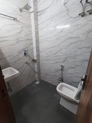Bathroom in 2 BHK Builder Floor at Sector 42 – for Rent