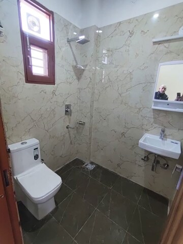 Bathroom in 2 BHK Builder Floor at Sector 42 – for Rent