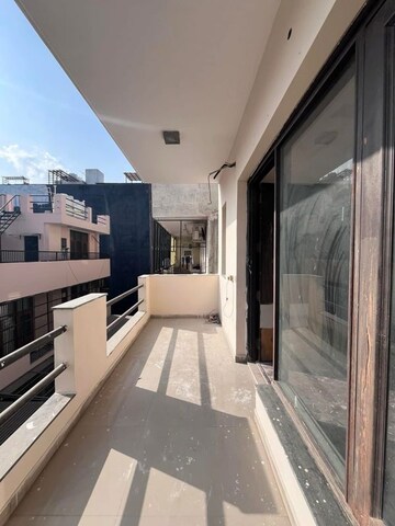 Kitchen in 3 BHK Builder Floor at Sushant Vyapaar Kendra, Dlf Phase iv – for Rent