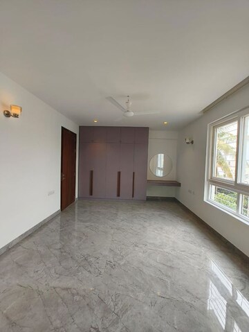 Room in 3 BHK Apartment at Benson Manor, Benson Town – for Rent