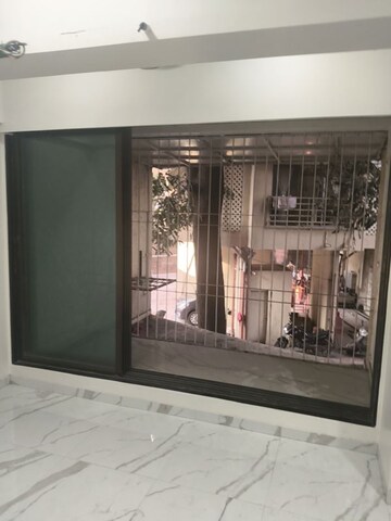 Room in 1 RK Apartment at Vile Parle East – for Rent